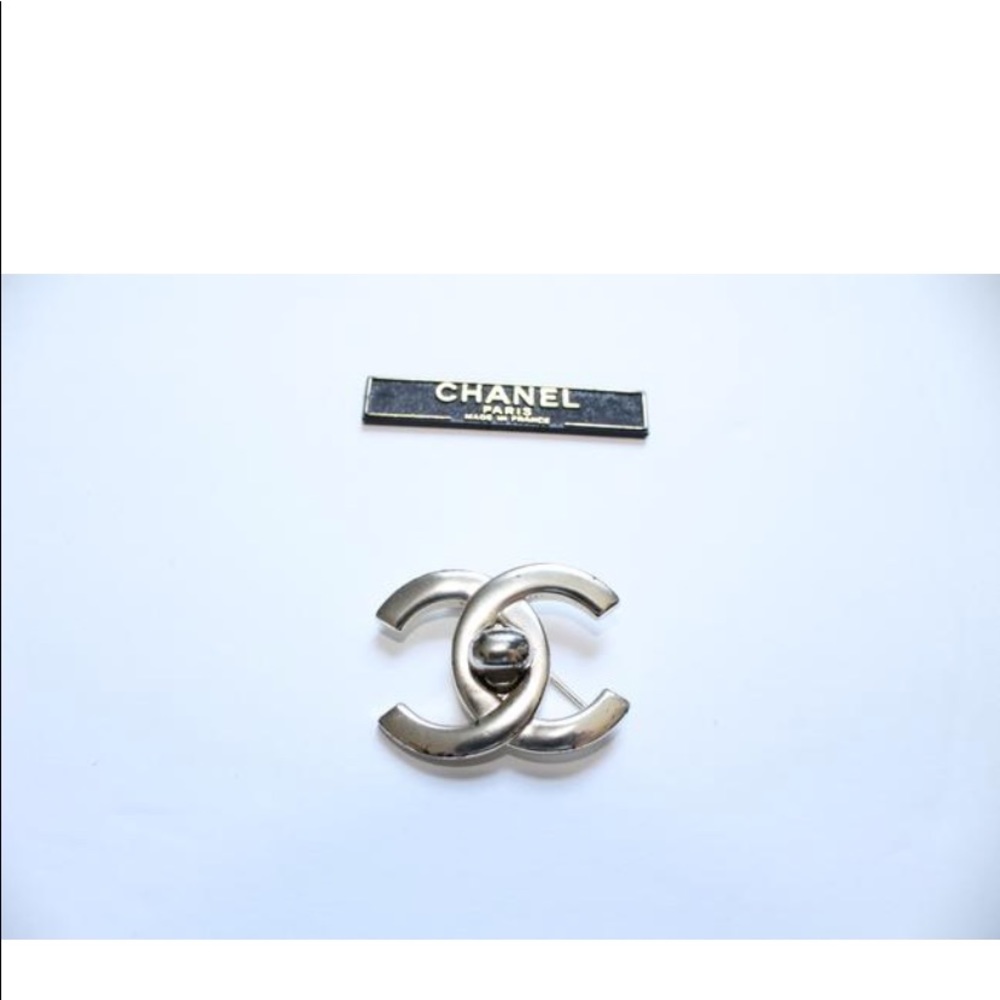 Authentic Chanel Timeless Turnlock CC Silver Pin - Picture 5 of 10